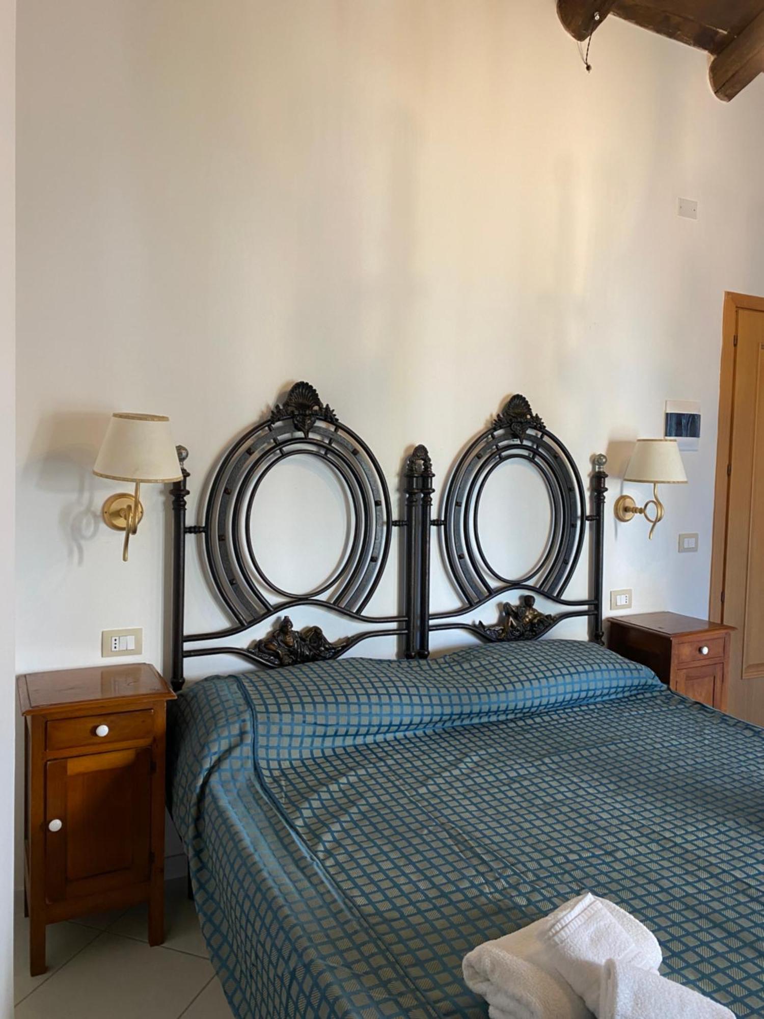 La Locanda Del Curato Rooms Lentiscosa Extérieur photo